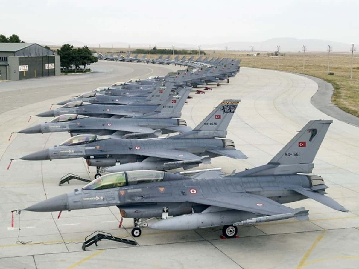 F-16 Blok 30 uçaklarının yapısal iyileştirmeleri sürüyor