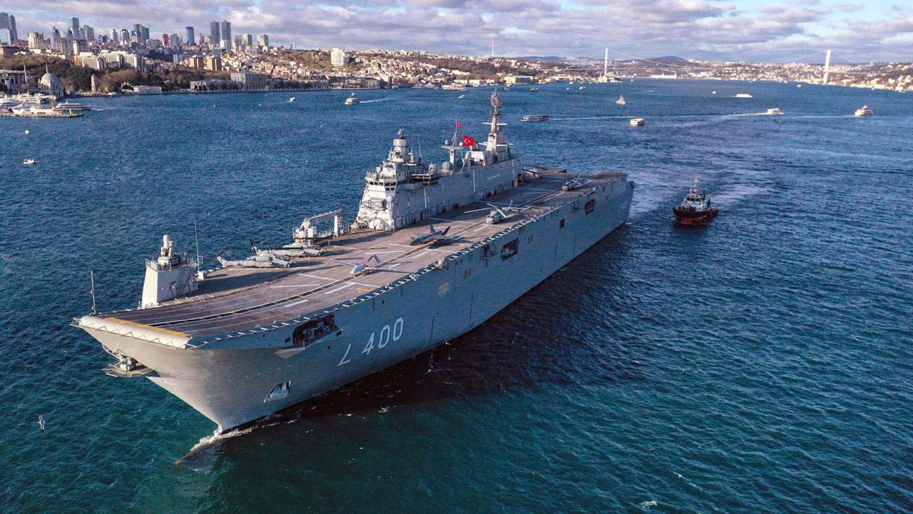 TCG Anadolu, İzmir'de