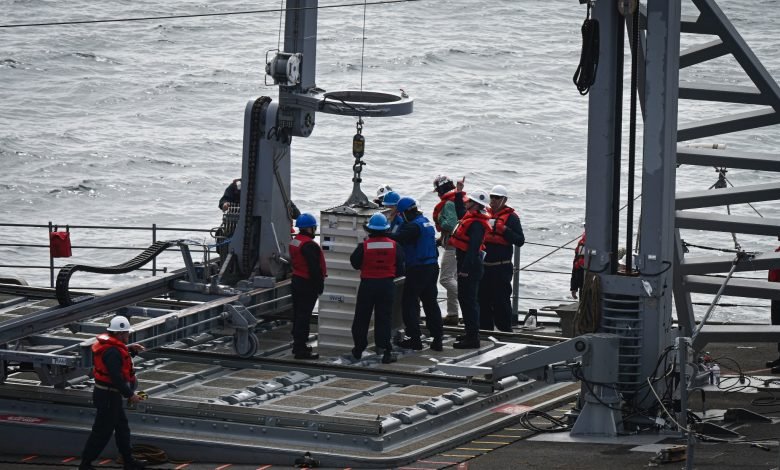 us navy holds first tram at sea vls loading test 9TKVfVIw.jpg