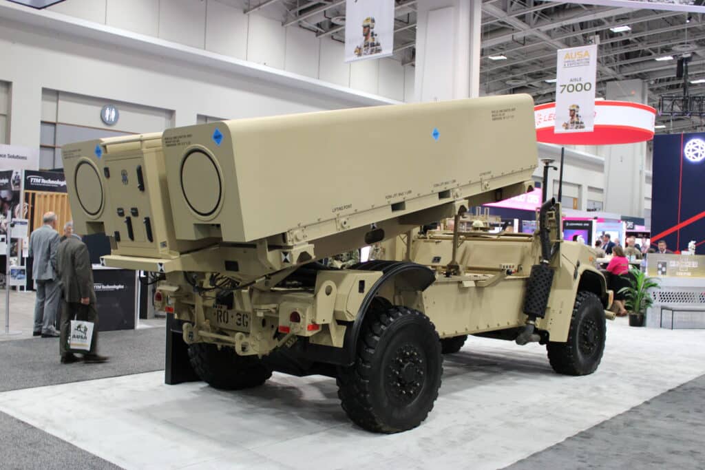 Oshkosh Rogue Fires JLTV AUSA 2024'te Tanıtıldı: ABD Deniz Kuvvetleri Yeteneklerini Geliştiriyor